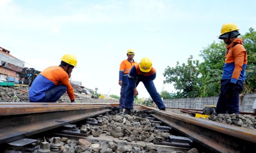 Antisipasi Lonjakan Penumpang, KAI Daop 8 Surabaya Tingkatkan Pengamanan Rel