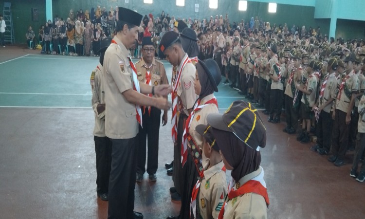 Ratusan Anggota Pramuka Garuda Kwarran Cilacap Selatan Dilantik: Diharapkan Bisa Terapkan Ilmu Kepramukaan dan Jadi Tauladan