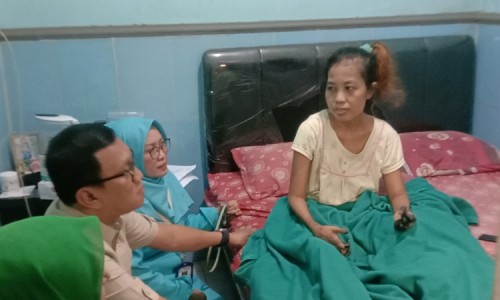 Kepala BP2MI Kunjungi Pekerja Migran Jember yang Dipulangkan dalam Kondisi Tangan Kaki Menghitam