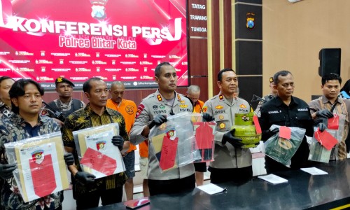 8323bd6dd888.jpg