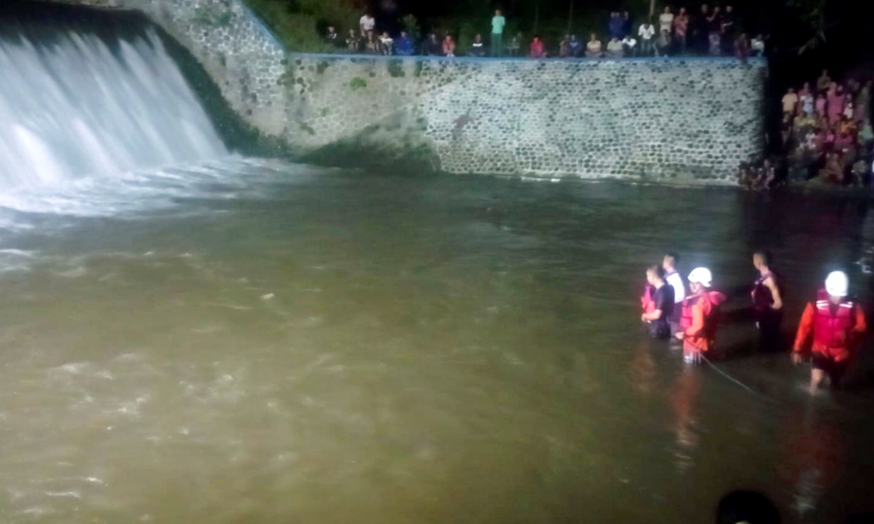 Liburan ke Dam Berut Kanigoro Blitar, Pelajar Asal Jember Terseret Arus dan Tenggelam