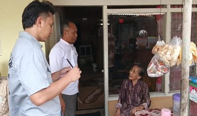 Polisi Buru Pencuri Perhiasan Emas Milik Nenek Penjual Kopi di Banyuwangi 