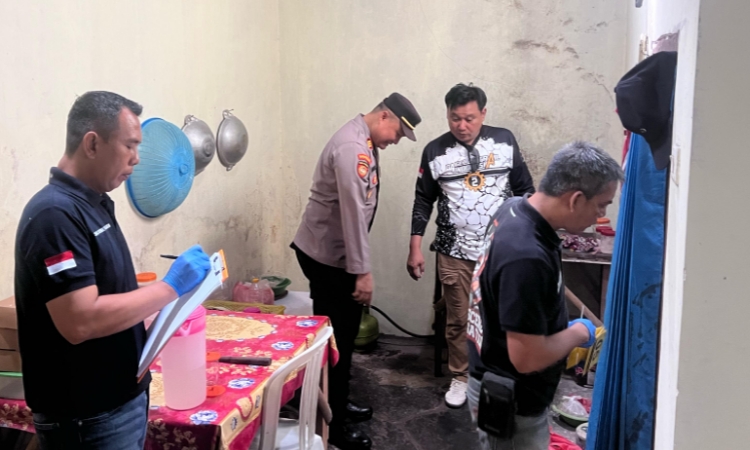 Tragis, Pemuda Jember Ditemukan Tewas dengan Leher Tergorok di Rumah Neneknya