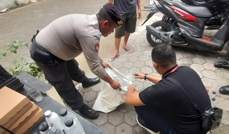 Polisi Ciduk Penjual Miras Ilegal saat Acara Kopdar Komunitas CB di Banyuwangi