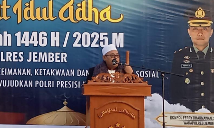 Khutbah Iduladha di Polres, Rektor UIN KHAS Jember Ingatkan Bahaya Kehidupan tanpa Arah
