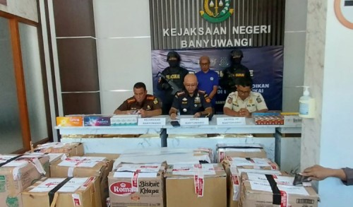 Bea Cukai Banyuwangi Ringkus Pengedar Rokok Ilegal Senilai Ratusan Juta