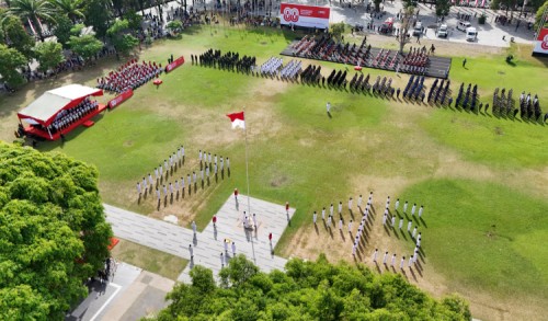 Tari Kolasal dan Atraksi Dirgantara Meriahkan Upacara Peringatan Kemerdekaan RI di Banyuwangi