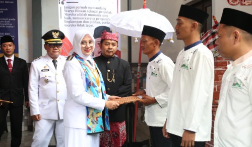13 Warga Binaan Lapas Banyuwangi Bebas Usai Dapat Remisi Kemerdekaan, Bupati Ipuk Berharap Bisa Jalani Hidup yang Lebih Baik 