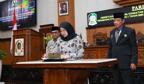 Gelar Paripurna, Pemkab-DPRD Banyuwangi Tegaskan Tak Ada Kenaikan Tarif PBB-P2