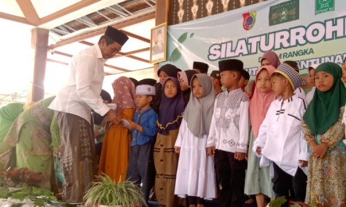Pemdes Grenden Santuni Puluhan Anak Yatim, Peringati HUT Kemerdekaan RI