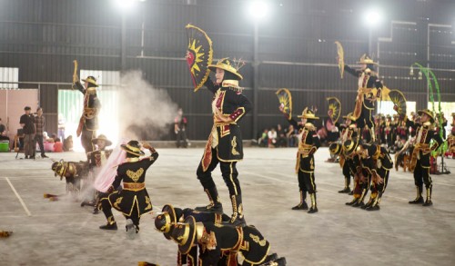 Serunya Pelajar Banyuwangi saat Lomba Kreasi Baris Berbaris 
