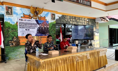 YLC Peradi Jember dan Mahasiswa KKN Beri Penyuluhan Hukum Gratis bagi Ibu-Ibu PKK Desa 
