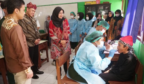 Kampus Unjani Dukung Layanan Kesehatan Banyuwangi, Gelar Cek Kesehatan Gigi Gratis Sasar Seribu Warga Desa