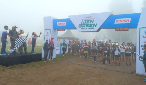 Diselimuti Kabut, Ratusan Pelari Mancanegara-Indonesia Tantang Diri di Ijen Green Trail Run Banyuwangi 