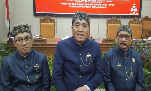 12d5327854c5.jpg