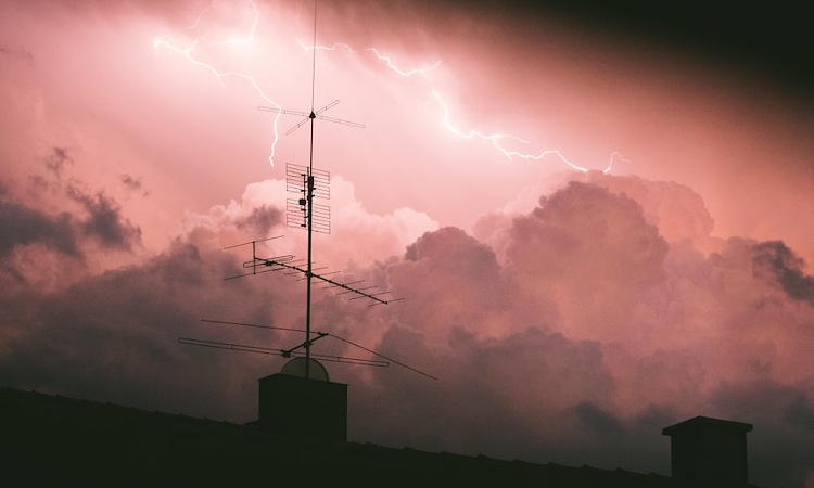 Radio Pemda Kampar Lumpuh Disambar Petir