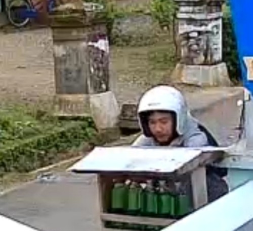 Viral, Aksi Pencuri BBM Eceran di Banjarnegara Sempat Dikejar Pemilik Warung