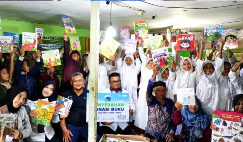 Ribuan Buku Disalurkan ke Sekolah Pelosok, PNM Perkuat Budaya Literasi Anak