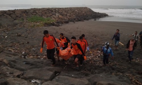 6 Remaja di Cilacap Terseret Ombak di Pantai: 4 Selamat, 2 Meninggal Dunia