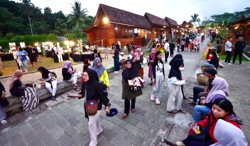 Sejuk Pegunungan hingga Hiburan Bikin Wisatawan Betah Berlama-lama di Senja AWT Banyuwangi