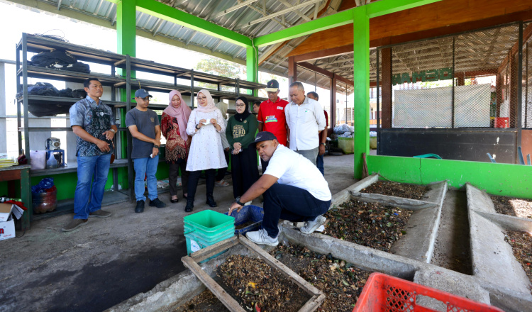 Sampah Rumah Tangga di Bakungan Banyuwangi Diolah Lebih Produktif