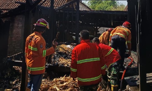 Kebakaran Rumah di Sarang Rembang, Kerugian Ditaksir Rp 100 Juta