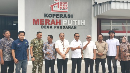 Tim Kantor Staf Presiden Tinjau KDKMP dan Dapur MBG di Gresik