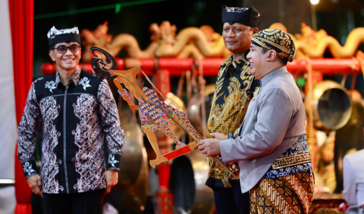 Wayang Kulit Hari Bhayangkara di Banyuwangi, Kapolda Jatim Gaungkan Semangat Jogo Jawa Timur