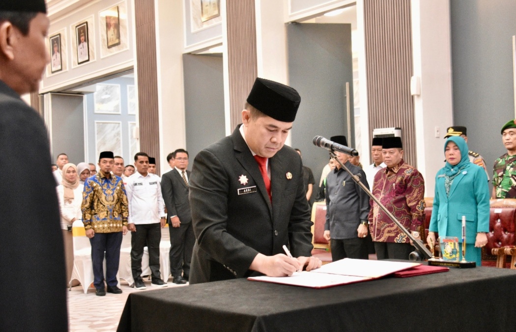 Ardi Mardiansyah Resmi Dilantik sebagai Sekda Kampar