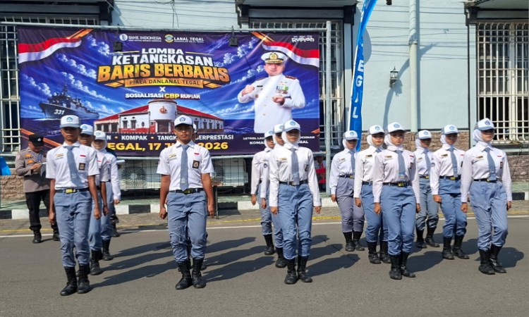Cegah Perilaku Negatif, Lanal Tegal Gelar Lomba Ketangkasan Baris Berbaris Antar SMA-SMK