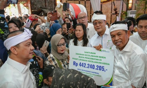 Lindungi Pekerja Rentan, BPJS Ketenagakerjaan dan Pemprov Jabar Salurkan Rp 49,3 Miliar