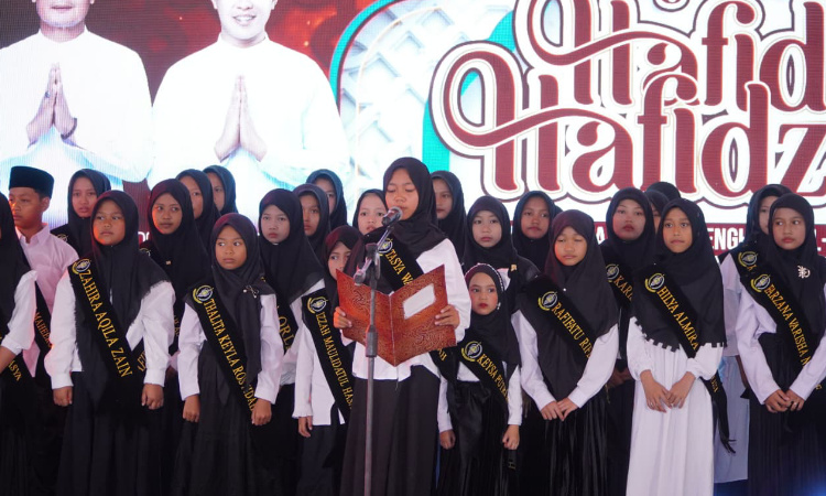 3.162 Hafidz dan Hafidzah Lamongan Dikukuhkan