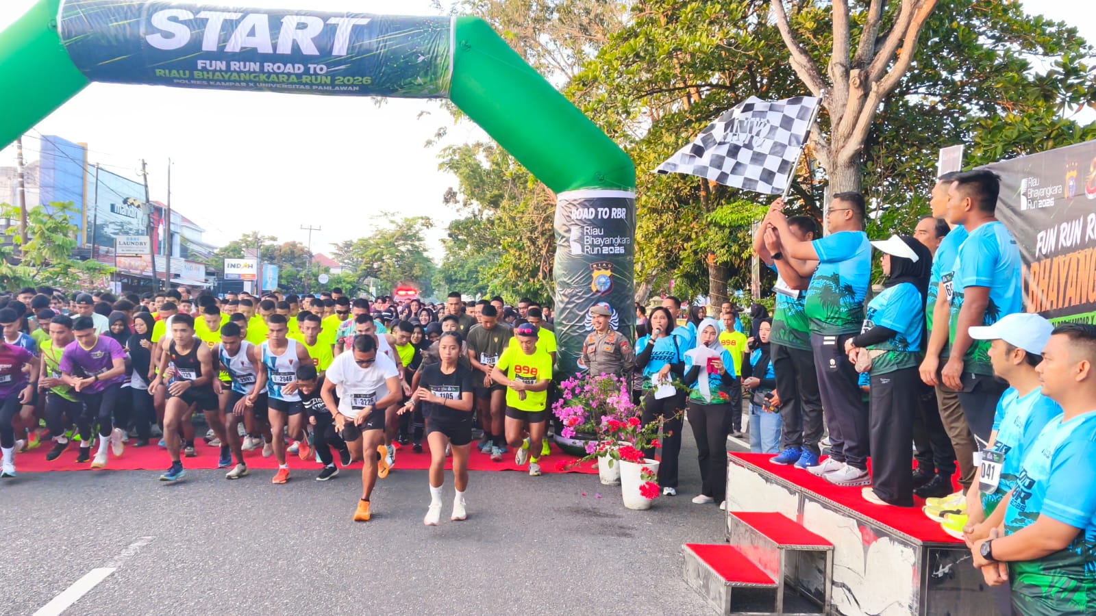 Ribuan Pelari Ramaikan Fun Run Bhayangkara di Kampar Riau