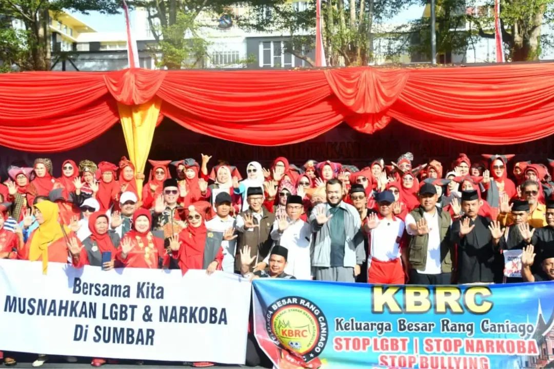 Bentangkan Kain 1 Kilometer, Kota Padang Deklarasikan Anti Narkoba dan Perilaku Menyimpang