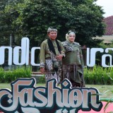 Bupati Bondowoso Tampil Fashion Show Batik Muslim, Dorong UMKM Naik Kelas