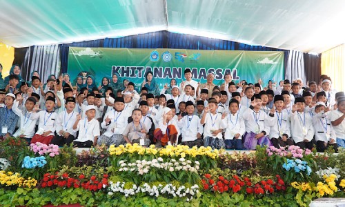Rangkaian Hari Jadi Lamongan ke-457, Ratusan Anak Ikuti Khitan Massal