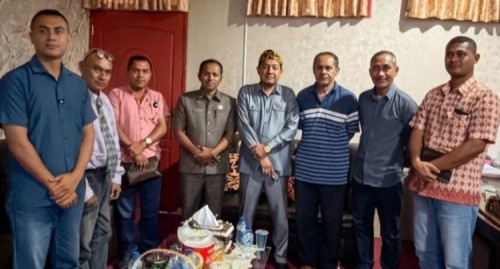 Kasus Dapur MBG Berlanjut, Petrus Ratrigis Resmi Laporkan Oknum DPRD TTU Ke Badan Kehormatan