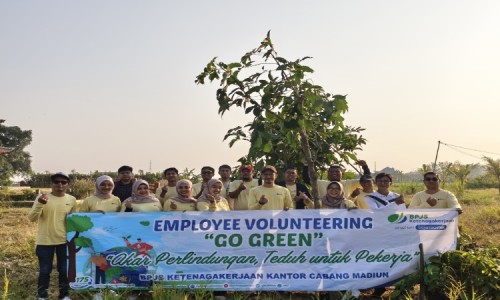 BPJS Ketenagakerjaan Madiun Employee Volunteering 'Go Green' di Kampung Jepang