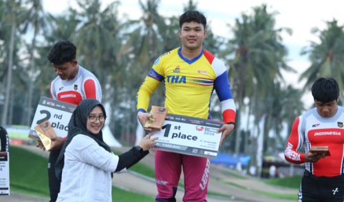Thailand dan Indonesia Saling Berbagi Podium pada Hari Pertama Banyuwangi BMX Supercross 2026