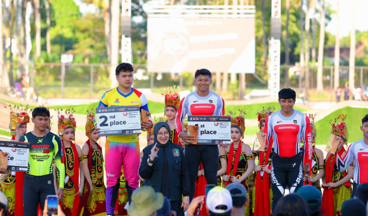 Kalahkan Juara Asia, Timnas Indonesia Sapu Gelar Elite Banyuwangi BMX Supercross 2026
