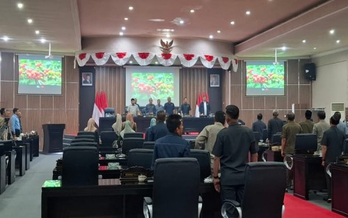 Rapat Paripurna DPRD Bondowoso, Satukan Pandangan Fraksi Demi Kemajuan Daerah Berkelanjutan Bersama