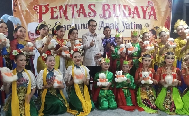 DPR RI Rizal Bawazier Hadiri Pentas Budaya di Pemalang dan Santuni Anak Yatim 