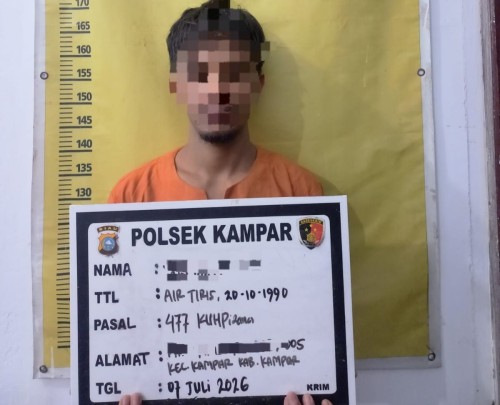 Terekam CCTV, Residivis Pencurian di Kampar Riau Ditangkap Usai Panjat Atap Rumah