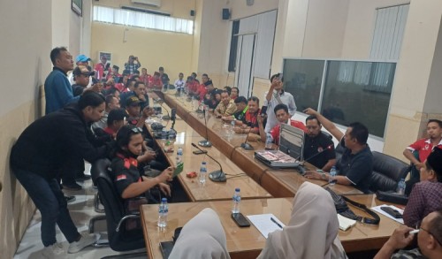 Sejumlah LSM di Situbondo Datangi DPRD, Ada Apa?