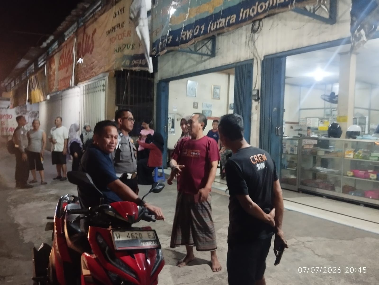 Kepergok Korban, Maling Motor di Gresik Babak Belur Diamuk Warga