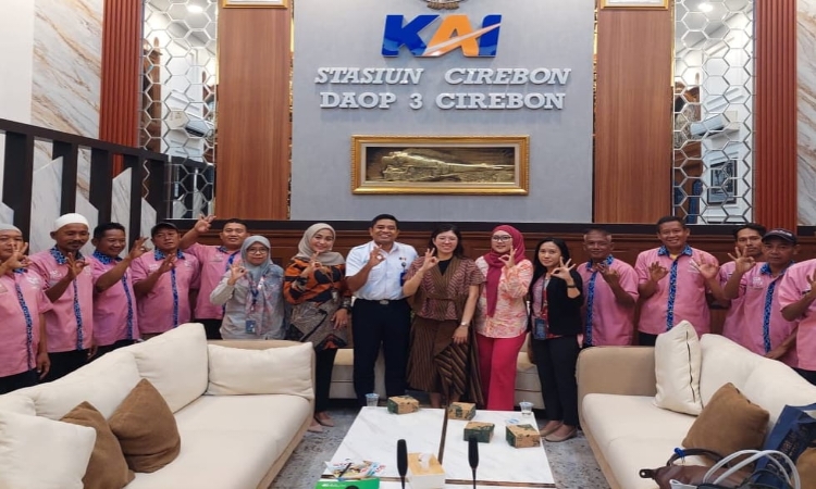 RS Putera Bahagia Lindungi Porter Stasiun Cirebon Dengan Program BPJS Ketenagakerjaan