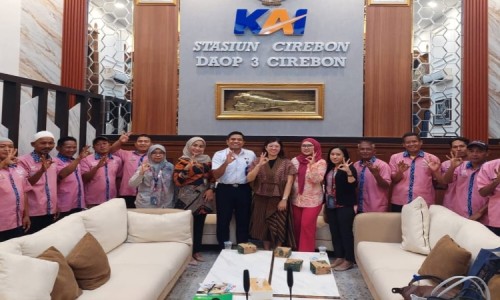 RS Putera Bahagia Lindungi Porter Stasiun Cirebon Dengan Program BPJS Ketenagakerjaan