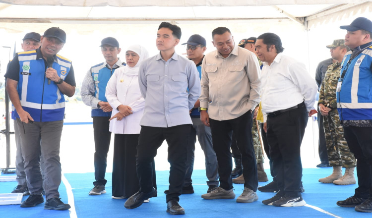 Wakil Presiden Gibran Tinjau Progres Pembangunan Jalan Tol Prosiwangi