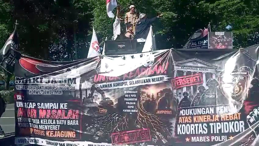 Kritik Tajam MAKI Menggema di Kejati Jatim, Penegakan Hukum Dituntut Transparan dan Berintegritas