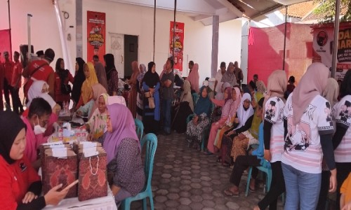 Ratusan Warga di Kesugihan Antusias Ikuti Cek Kesehatan Gratis dan Donor Darah PDIP Cilacap